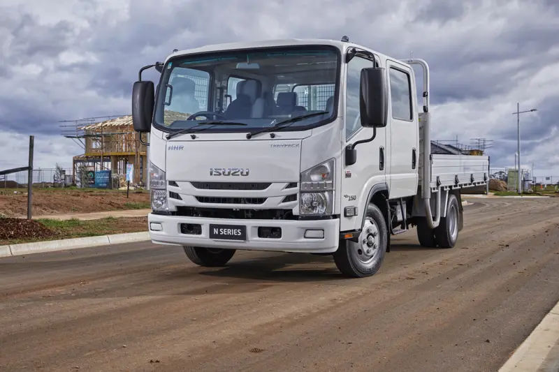ISUZU_NNR_45-150_CREWCAB_TRAYPACK_LOCATION-021-Highres-min.jpg