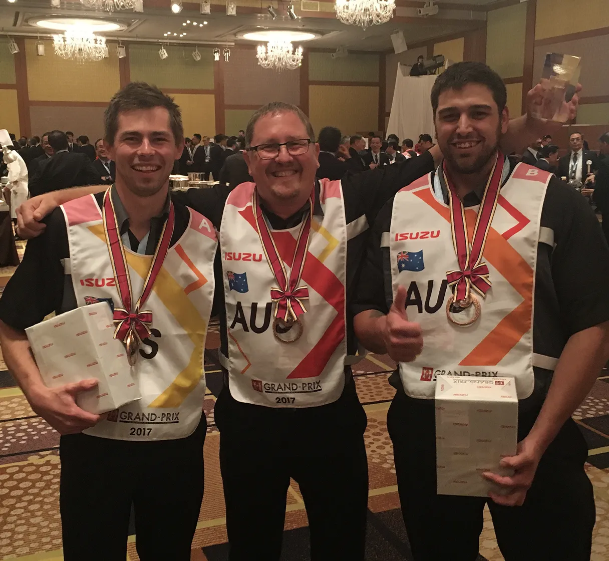 ISZS1935 National Bronze Video Image Carousel 608X560 2X