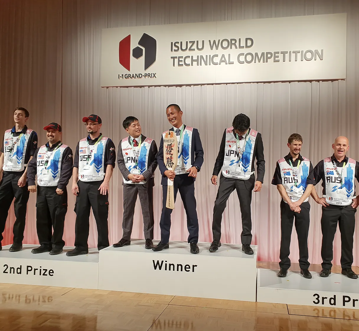 ISZS1935 National Best Video Image Carousel 608X560 2X